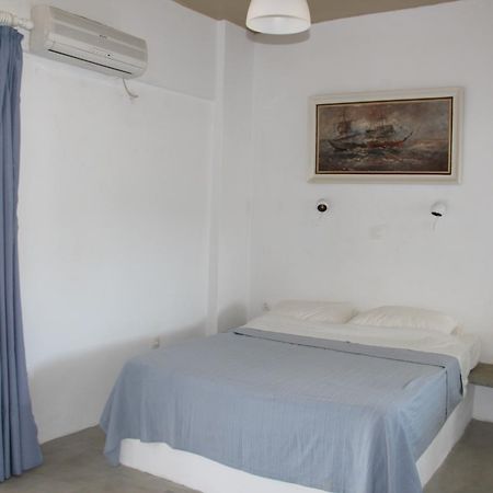 Pansion Andreas Tinos Exterior foto