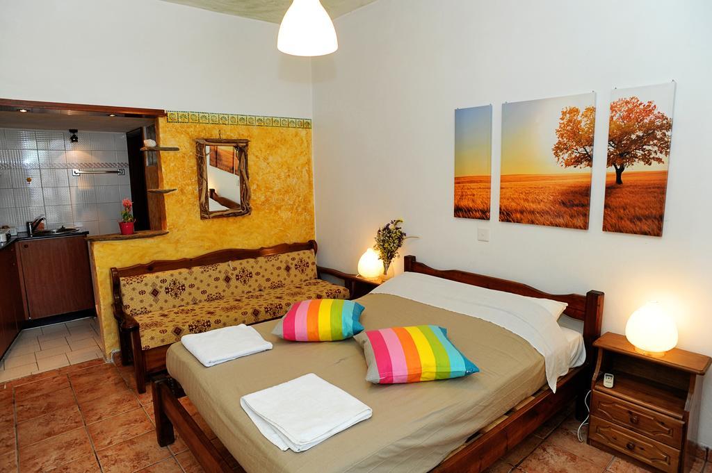 Pansion Andreas Tinos Quarto foto